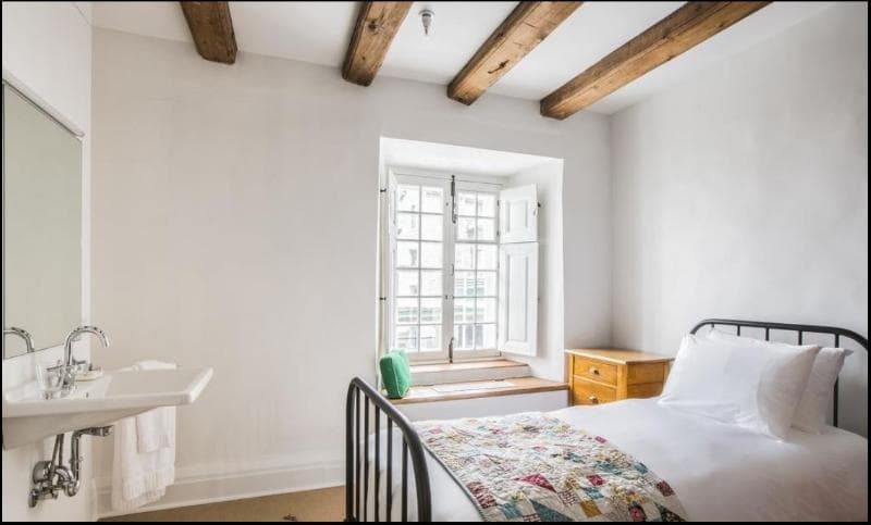 Le Monastere Des Augustines 1