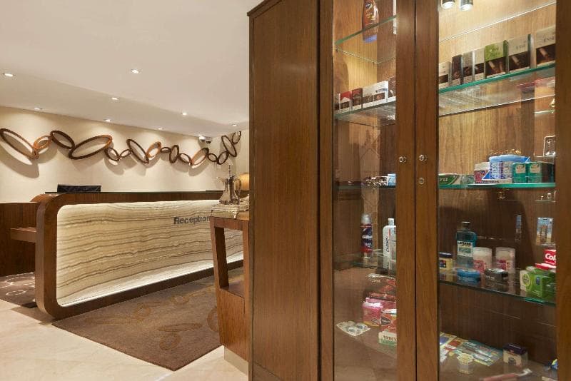 Howard Johnson by Wyndham Abu Dhabi 2