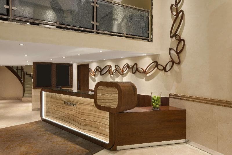 Howard Johnson by Wyndham Abu Dhabi 4