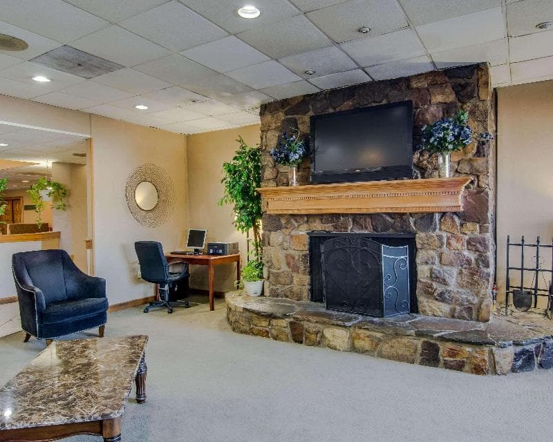 Quality Hotel And Conference Center 5