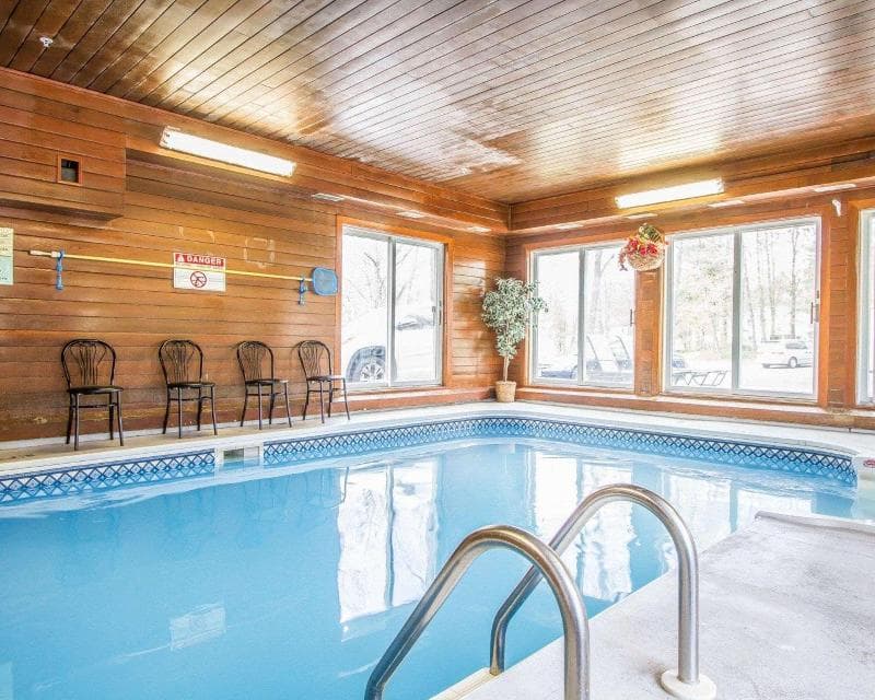 Rodeway Inn 5