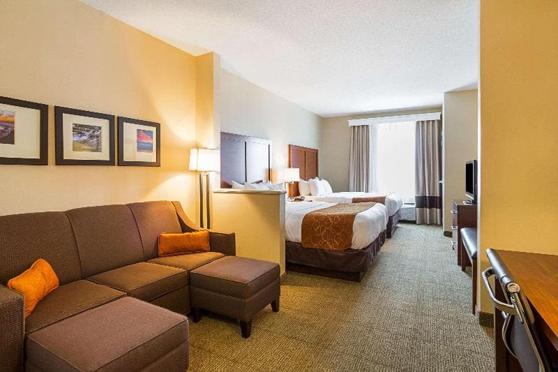 Comfort Suites Twinsburg 3