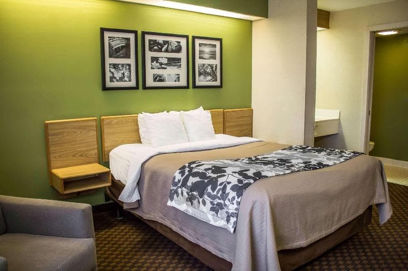Sleep Inn Austintown 3