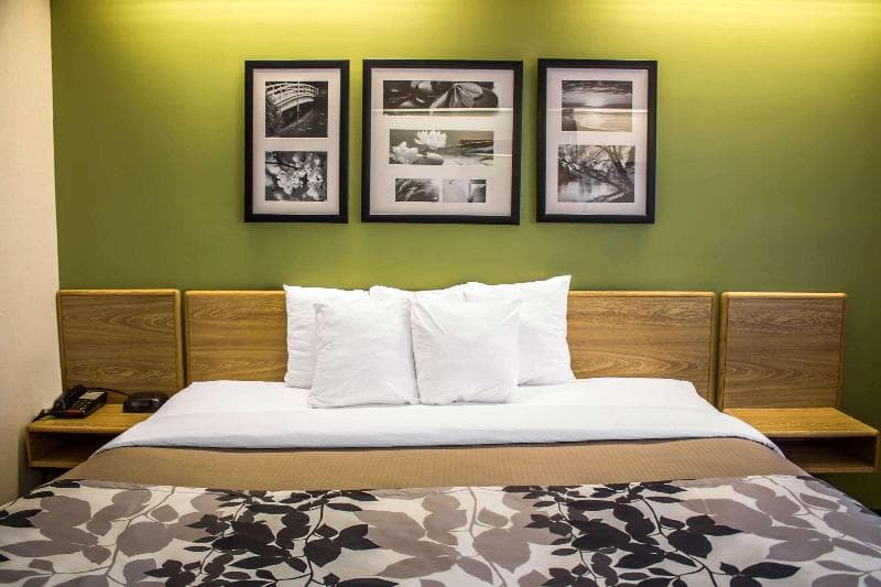 Sleep Inn Austintown 4
