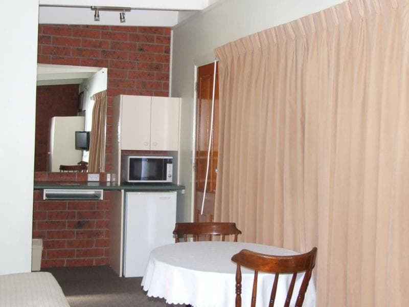 Abbotswood Motor Inn 4