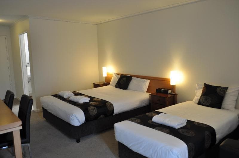Albury Burvale Motor Inn main