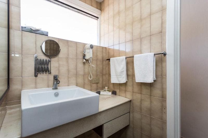 Country Comfort Amity Motel 5