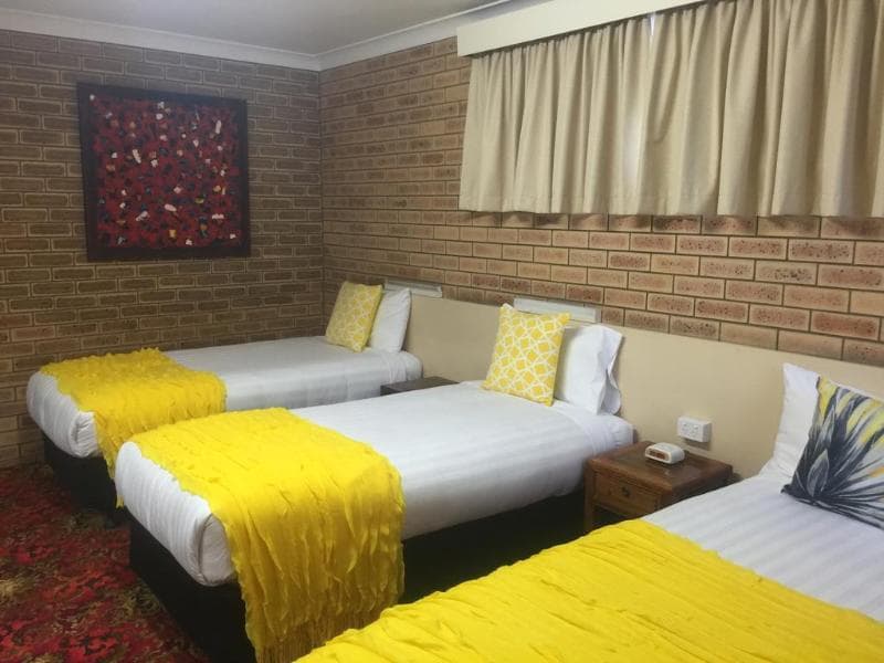 Blue Violet Motor Inn 3
