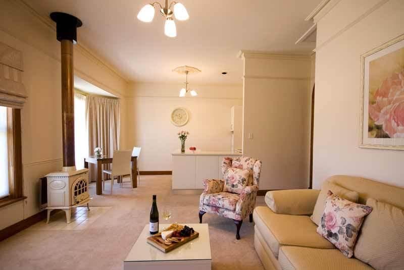 Brice Hill Country Lodge main