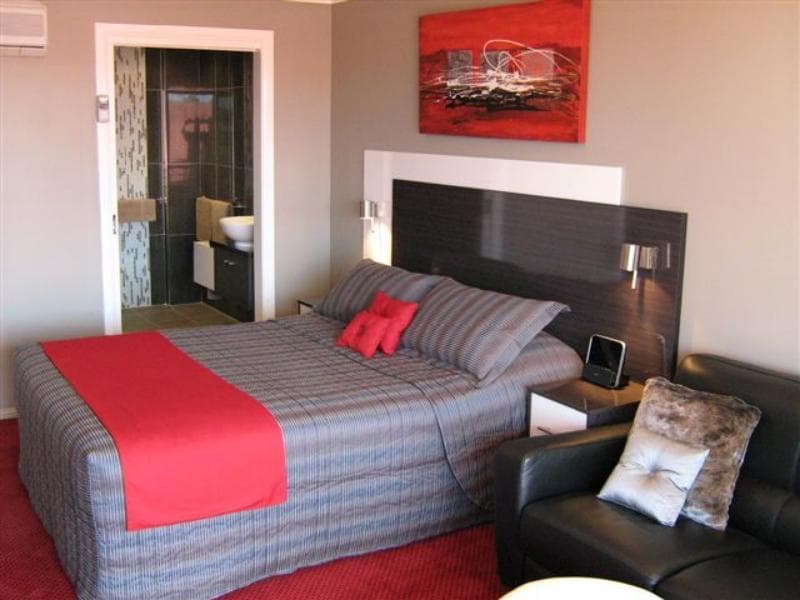 Cattlemans Country Motor Inn & Serviced Apartments 3