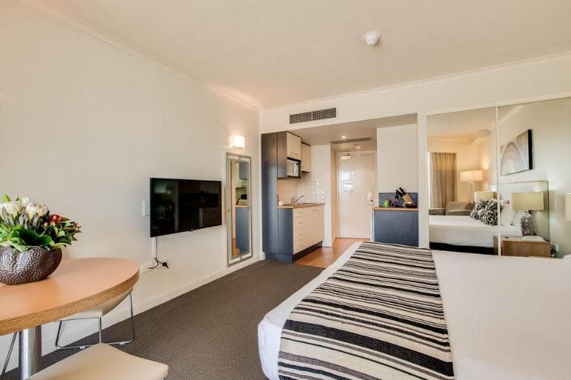 Cosmo Apartment Hotel Milton 4