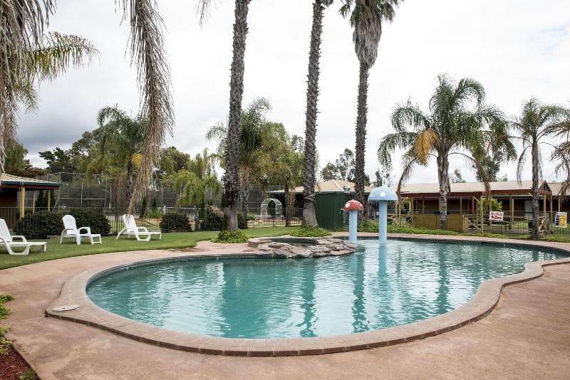 Barooga Country Inn Motel 3