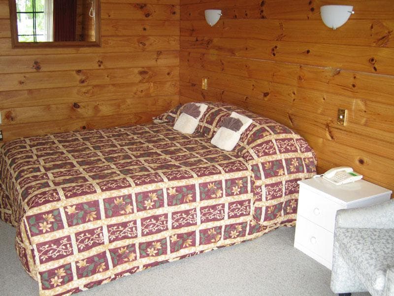 Cedarwood Lakeside Motel & Conference Venue main