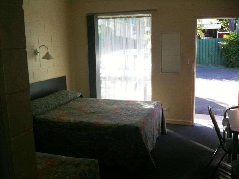 Central Point Motel main