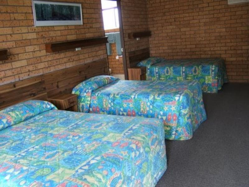 Coastal Bay Motel photo 1