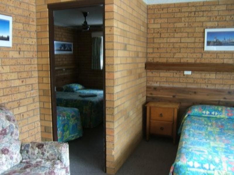 Coastal Bay Motel 3
