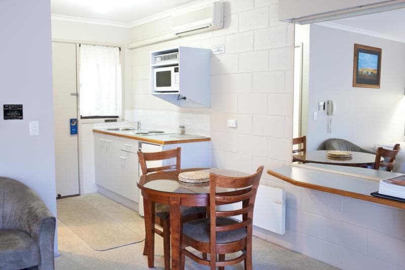Coachman Motel & Holiday Units 4