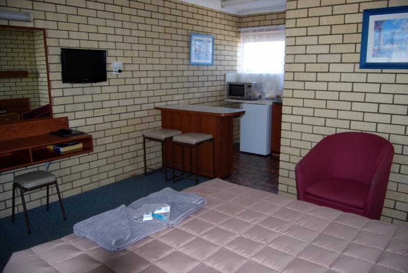 Coastal Comfort Motel main
