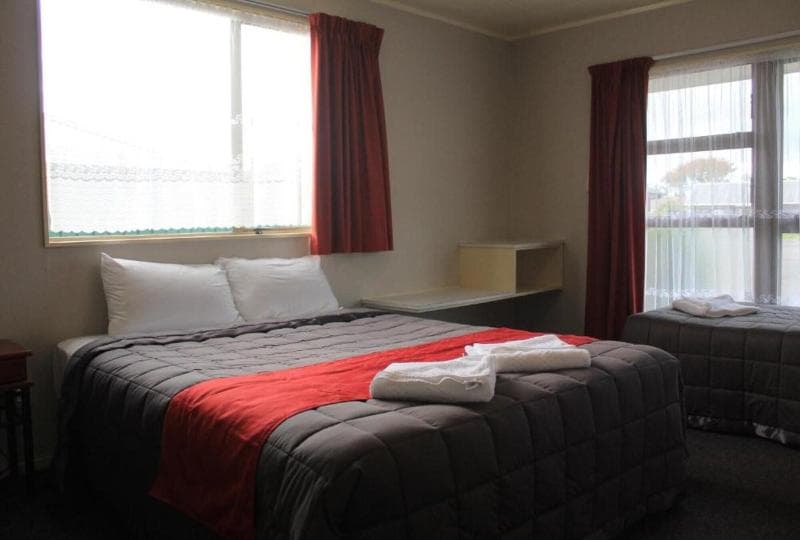 Coronation Court Motel 4