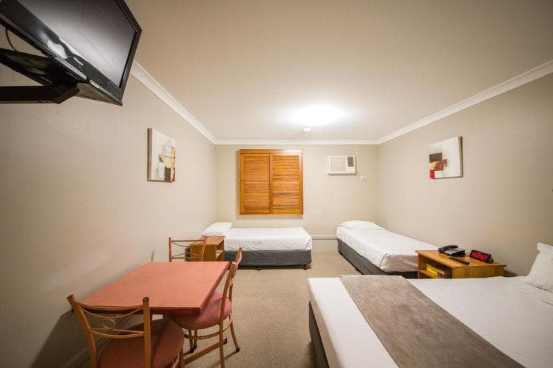 Cosmopolitan Motel & Serviced Apartments 4
