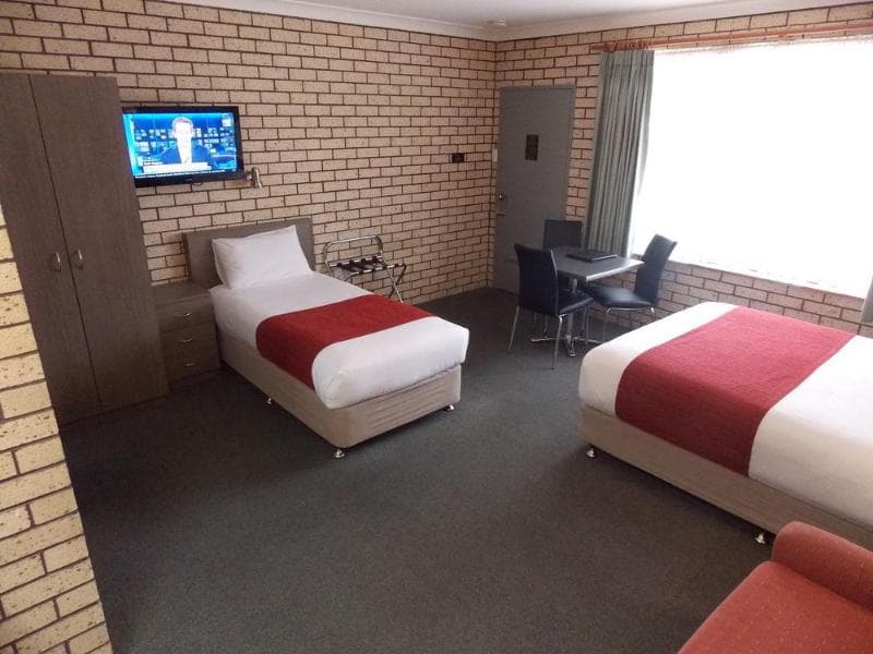 Cowra Crest Motel photo 1