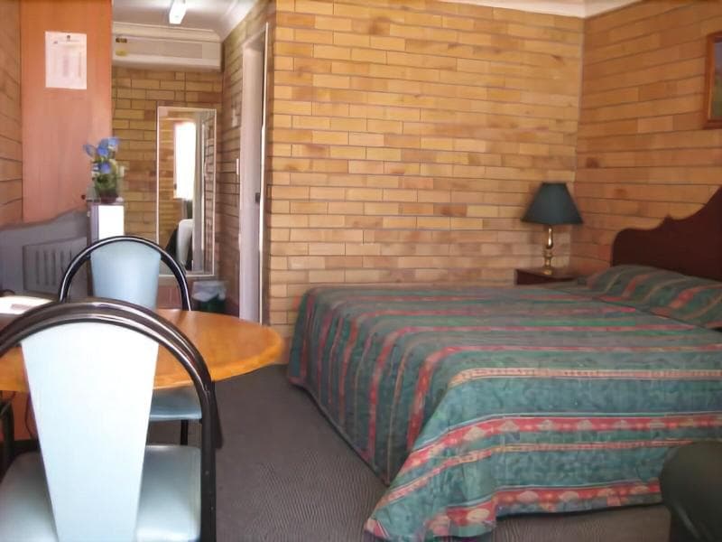 The Phoenix Artesian Spa Resort And Accommodation 3