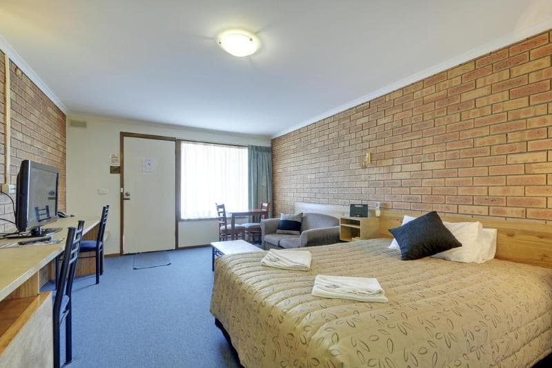Always Welcome Motel 5