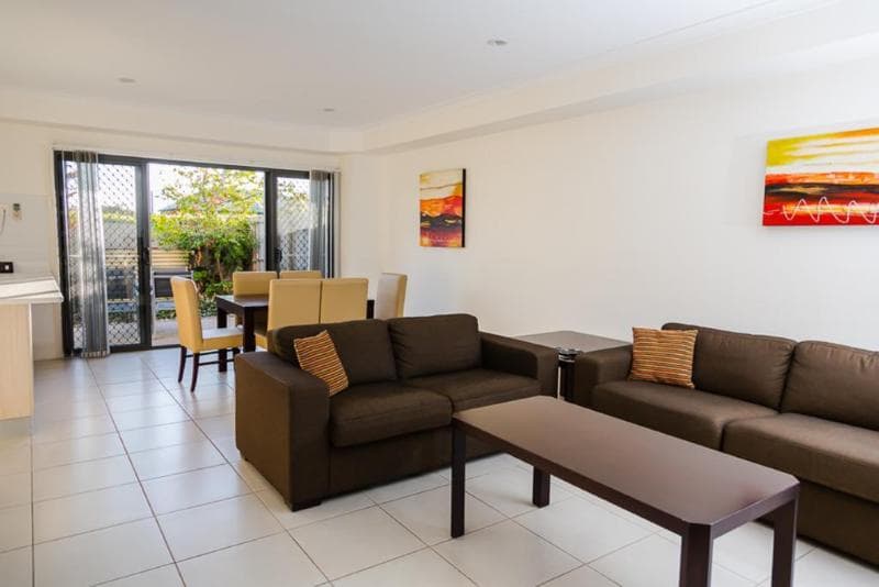 Gladstone Heights Executive Apartments main