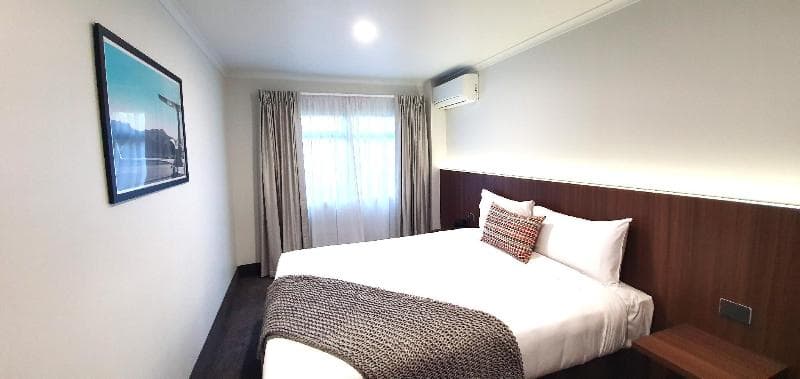 Jet Park Hotel Hamilton Airport 3