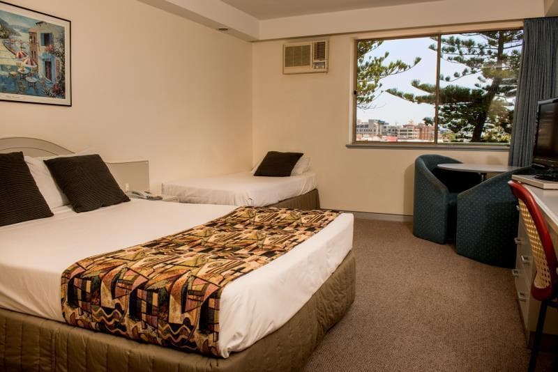 Newcastle Beach Hotel 3