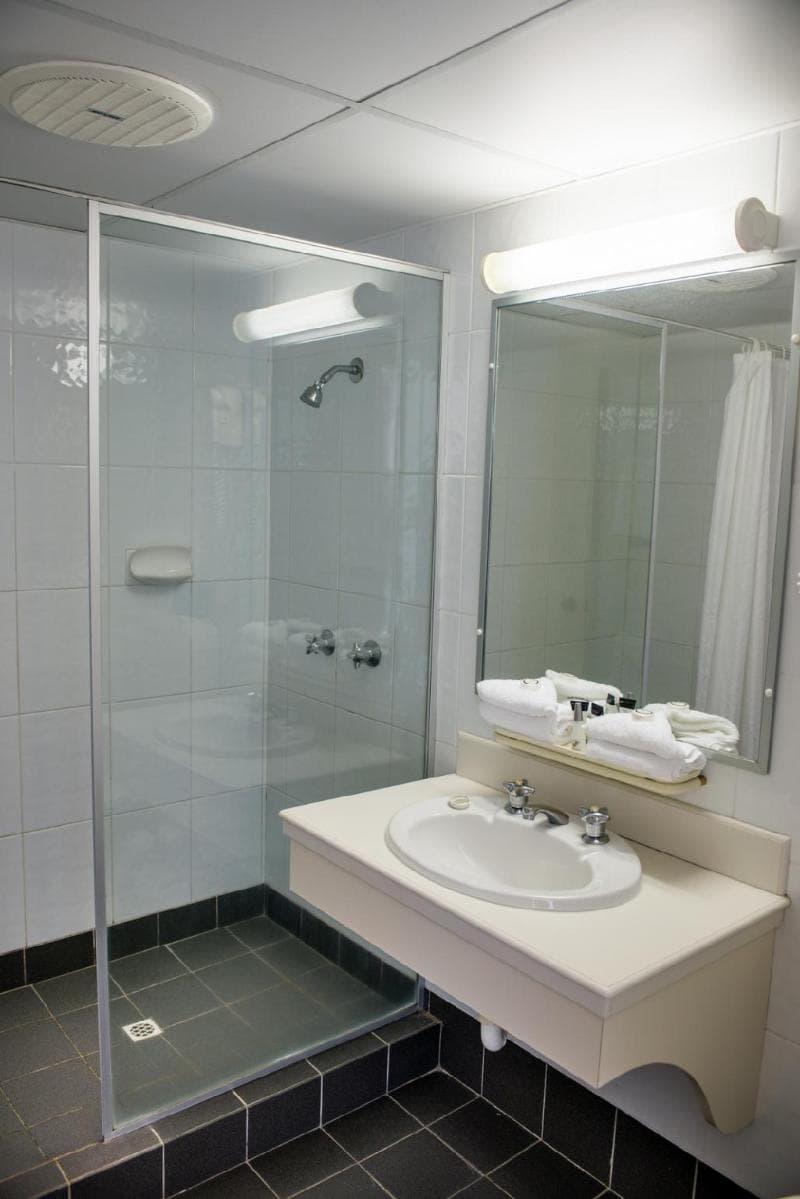 Newcastle Beach Hotel 4