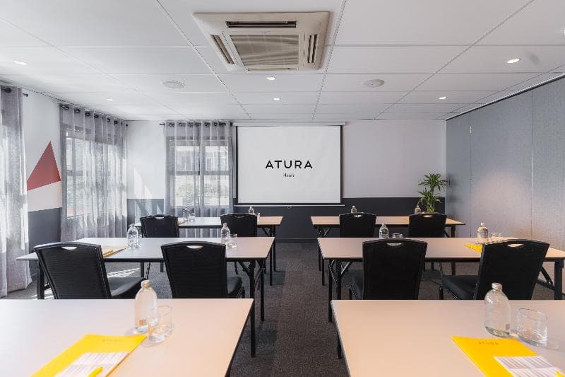 Atura Wellington 3