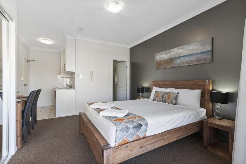 La Vida On Anzac, Redcliffe main