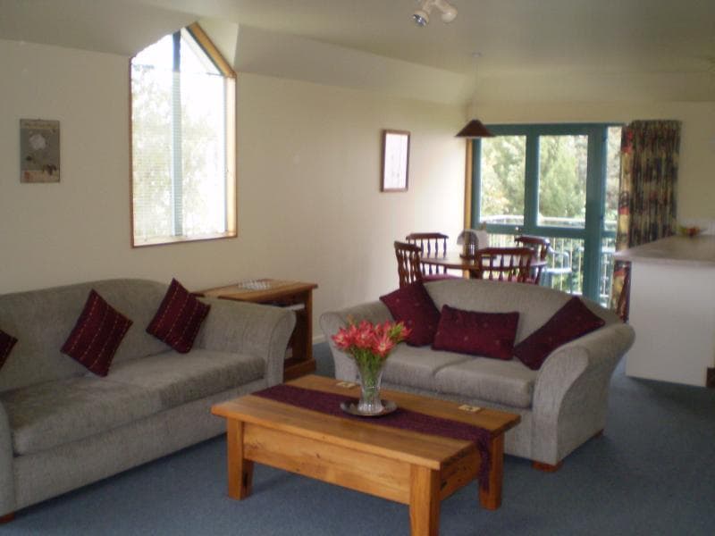 Les Troupes Apartments 3