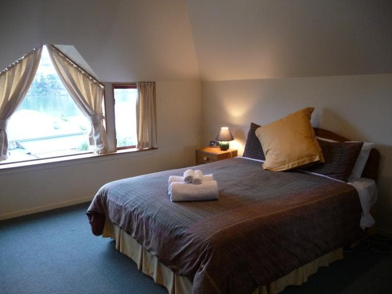 Les Troupes Apartments 4