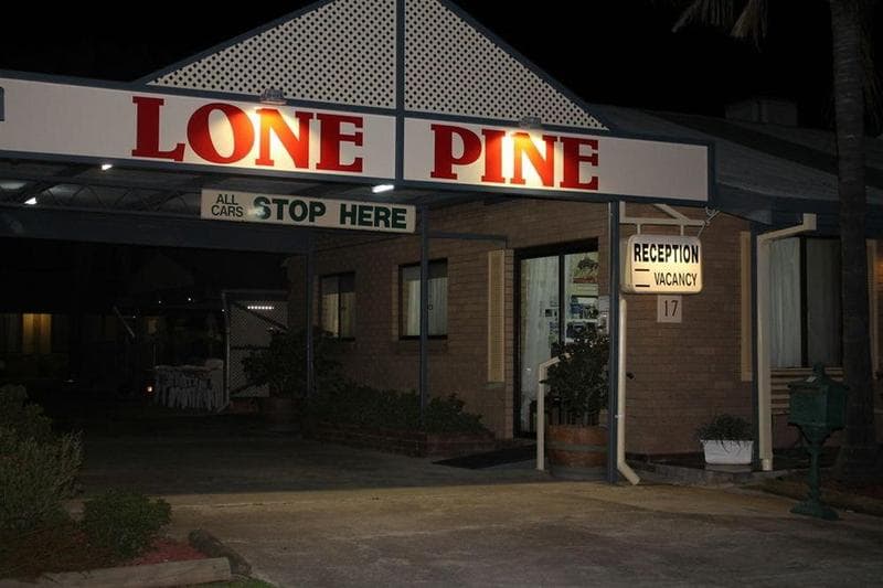 Lone Pine Motel 4