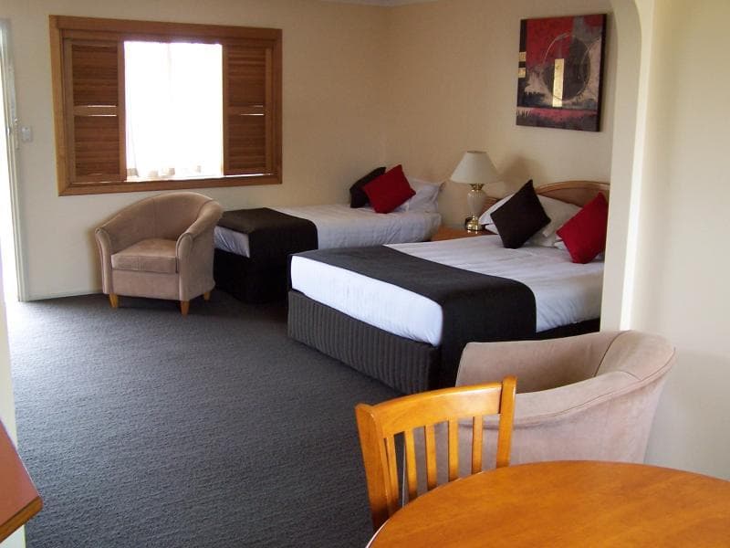 Mcnevins Maryborough Motel main