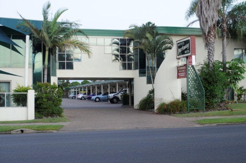 Mcnevins Maryborough Motel photo 1