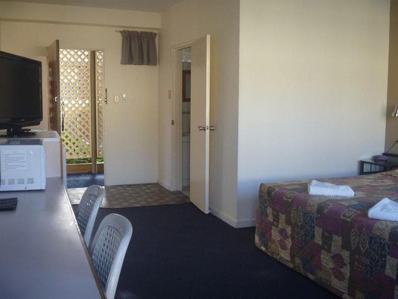 Mid City Motor Inn, Mackay 4