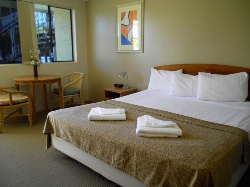 A' Montego Mermaid Beach Motel 4