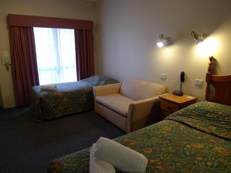 New England Motor Inn 3