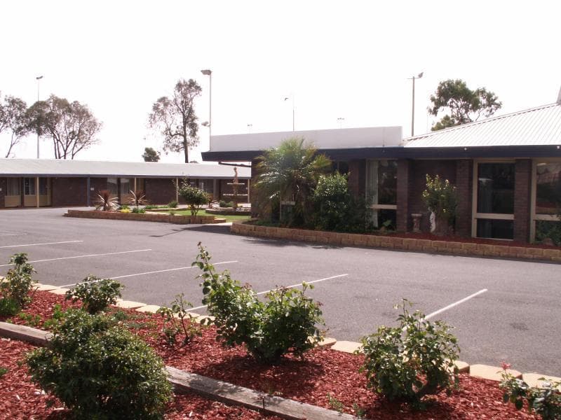 Parkview Motor Inn Parkes 5
