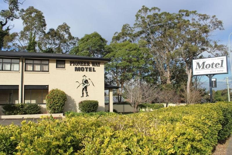 Pioneer Way Motel 3