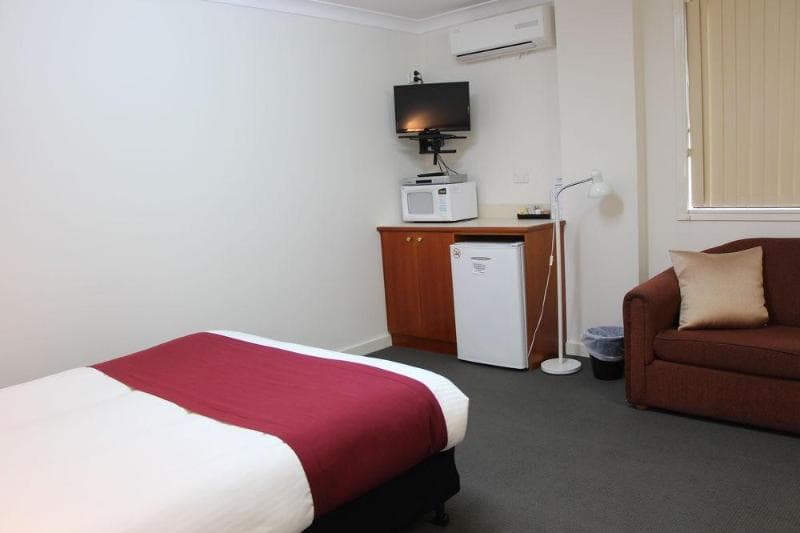 Pioneer Way Motel 4