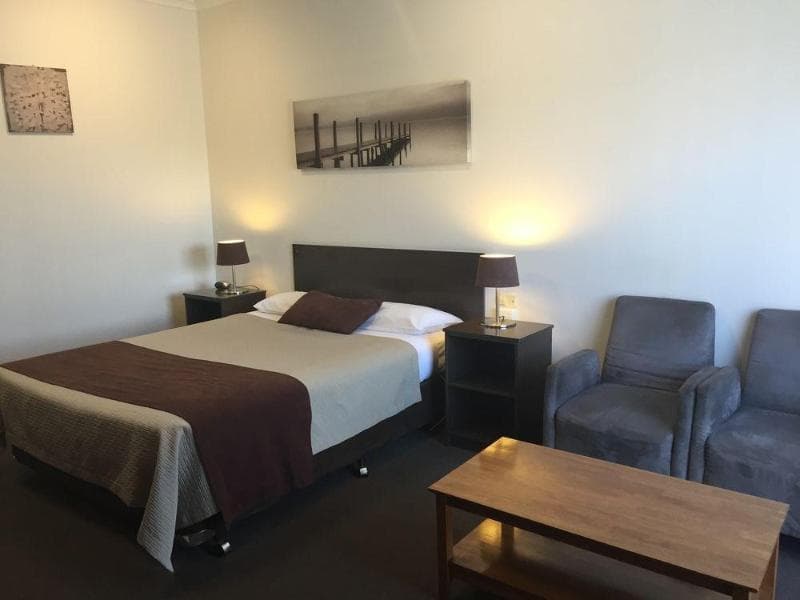 Ploughmans Motor Inn 2