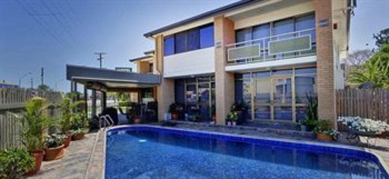 Raintree Motel photo 1