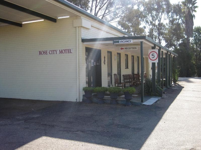 Rose City Motor Inn 5