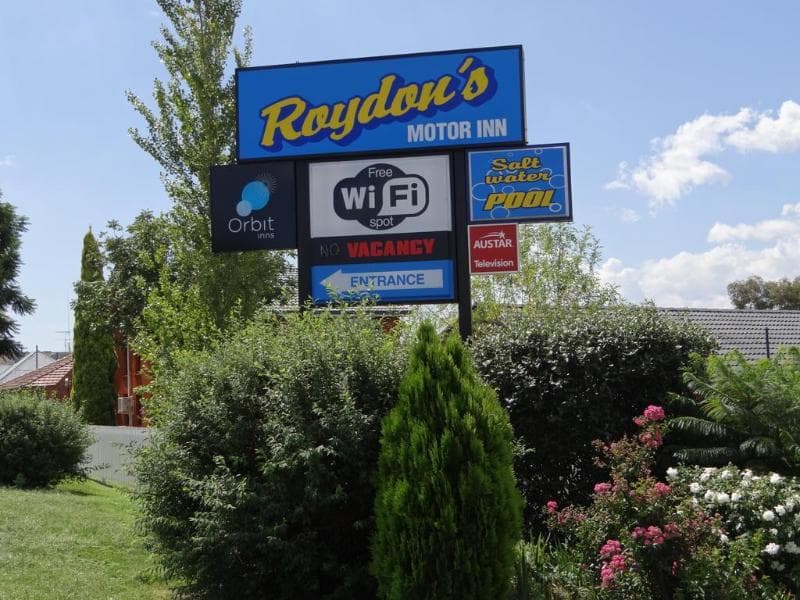 Roydons Motor Inn 4
