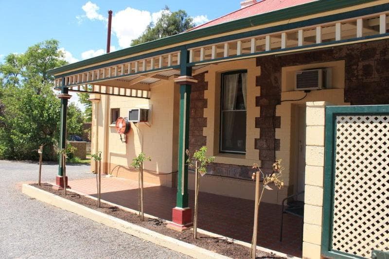 The Lodge Outback Motel 4