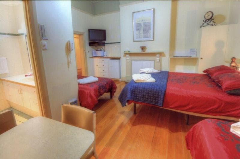 The Lodge Outback Motel 5